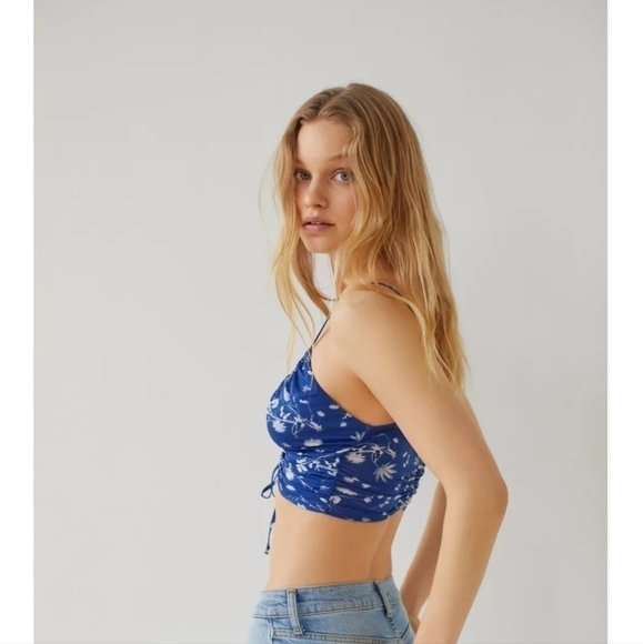 URBAN Outfitters Out From Under Keyhole Longline Bralette - Picture 3 of 11